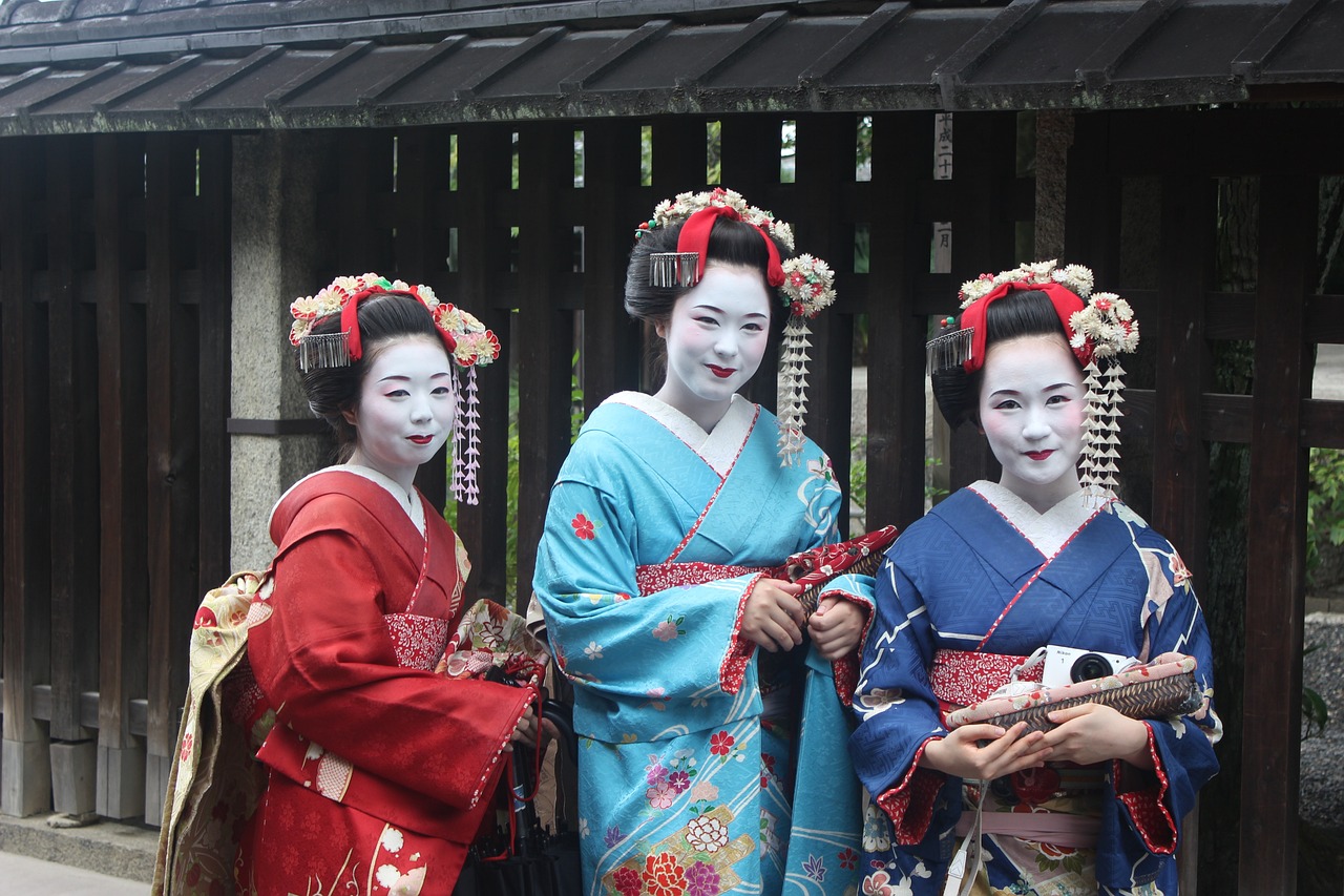 传承文化，欢庆生命之光——最新生女对联集锦
